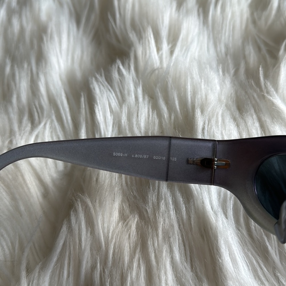 Vintage Chanel Sunglasses - Picture 6 of 7